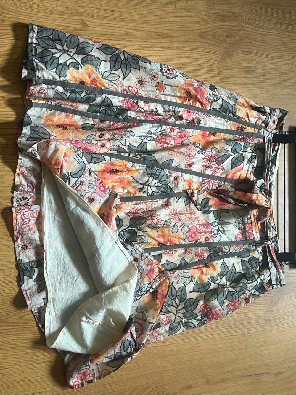 Floral Tie-Waist Circle Skirt in Peach, Coral & Gray - Picture 3 of 4